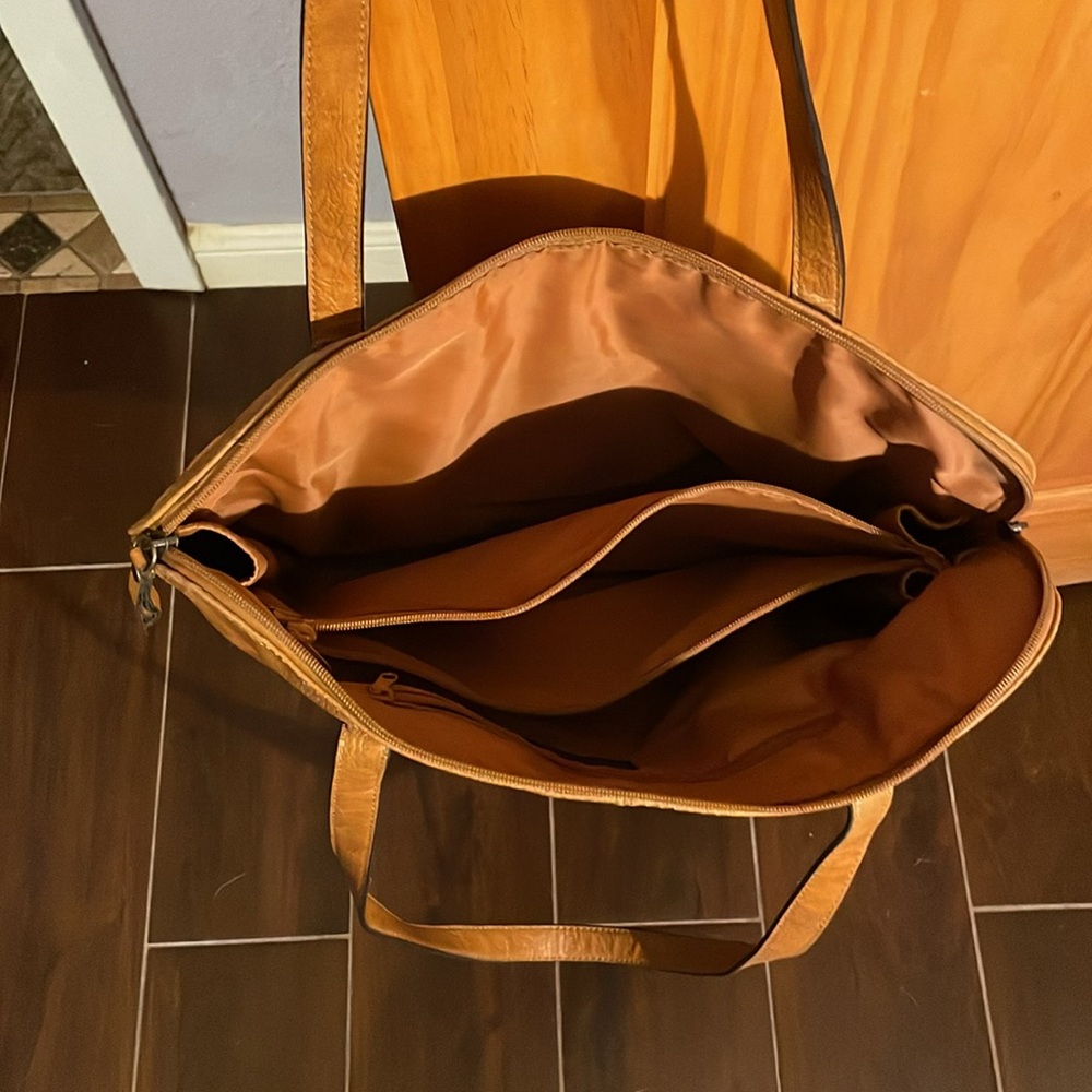 Bueno Large Camel Colored Computer Case W/Double … - image 6